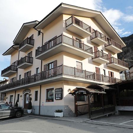 Hotel Ristorante Chateau Aymavilles Esterno foto