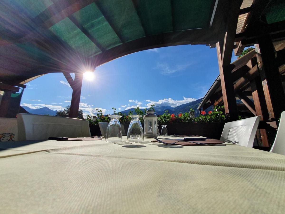 Hotel Ristorante Chateau Aymavilles Esterno foto
