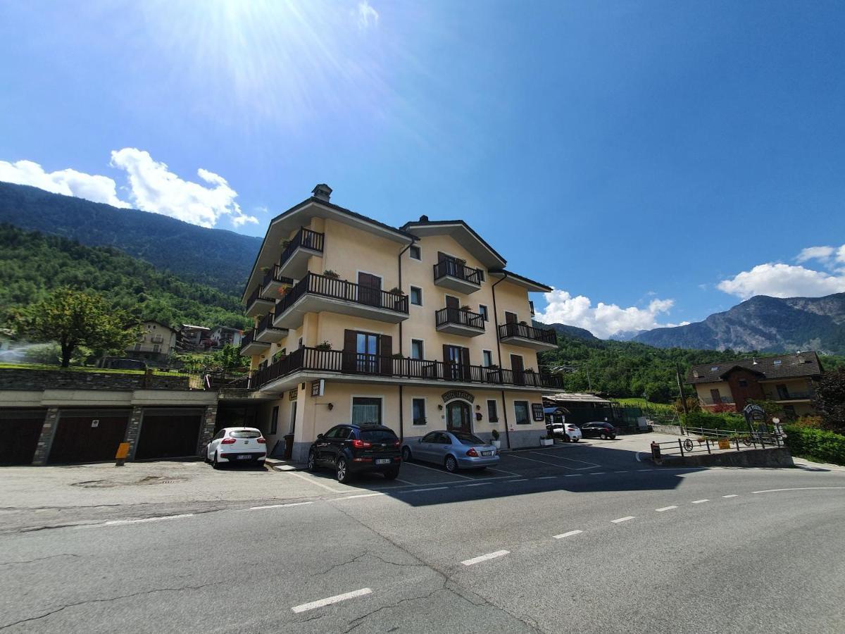 Hotel Ristorante Chateau Aymavilles Esterno foto