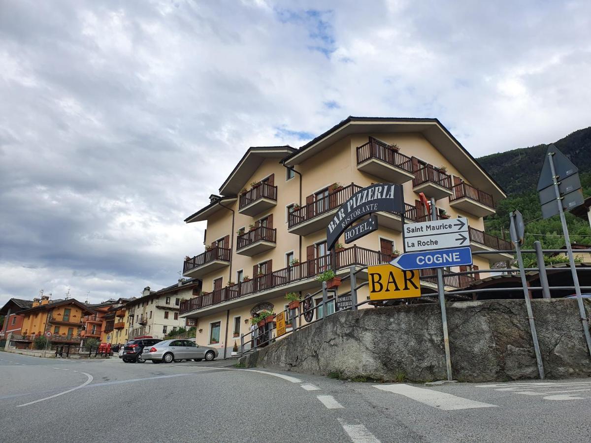Hotel Ristorante Chateau Aymavilles Esterno foto